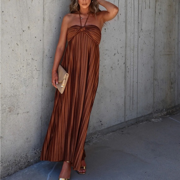 Vici Dresses & Skirts - Vici Dress